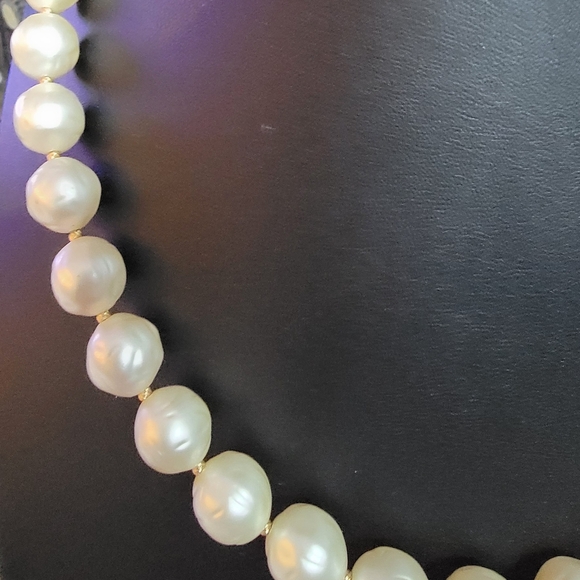 Cream Pearl Strand Necklace – Classic Women's Jewelry - Picture 5 of 6